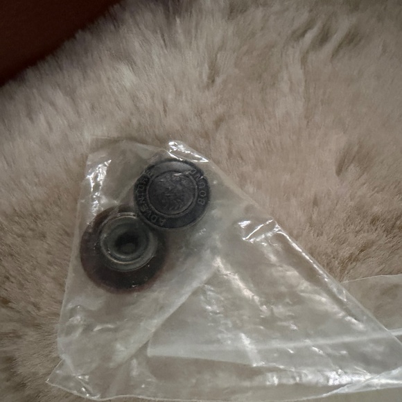 Woman’s leather bomber jacket - Picture 4 of 9